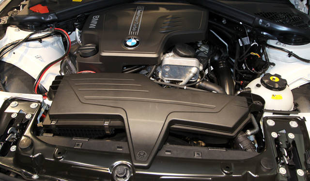 <strong>BMW 320i｜ビー・エム・ダブリュー 320i</strong>