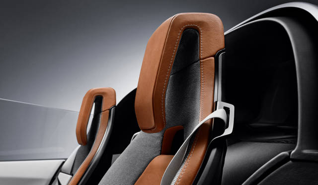 <strong>BMW i8 Concept Spyder｜ビー・エム・ダブリュー i8 コンセプト スパイダー</strong>