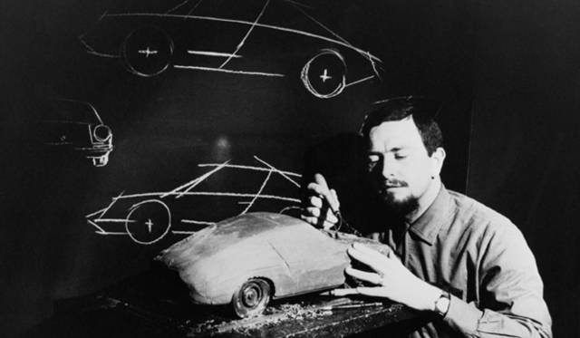 <strong>911の模型とフェルディナンド・アレクサンダー・ポルシェ　1968年</strong>