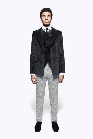 <strong>Alexander McQueen｜アレキサンダー・マックイーン</strong>