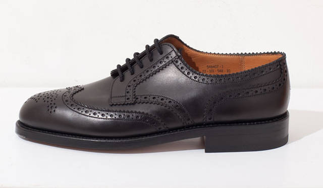 <strong>ISETAN MEN’S｜伊勢丹新宿店メンズ館</strong>　「メダリオン ウイングチップ ダービー」 12万5000円