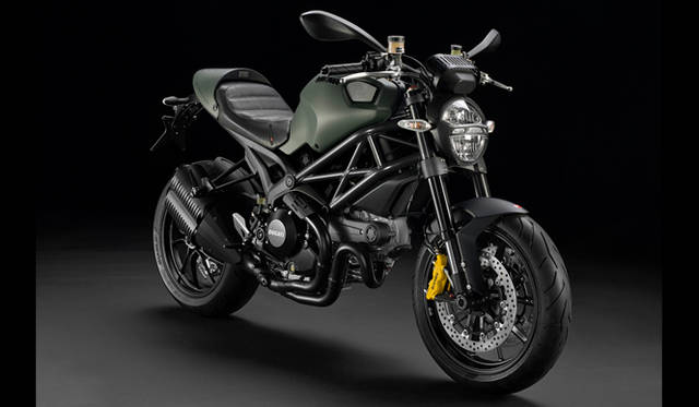 <strong>DIESEL｜ディーゼル</strong>　ネイキッドモデルのアイコン的存在であるモンスター1100EVOに“アーバン・ミリタリー・シック”を融合