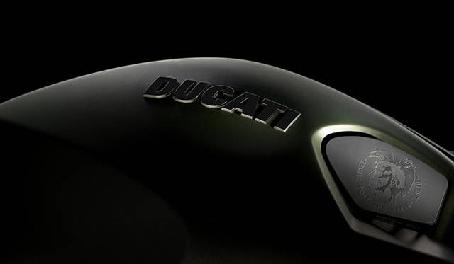 <strong>DIESEL｜ディーゼル</strong>　タンクとフェアリング（カウリング）はディーゼル・ブレイブ・グリーンを纏い、黒のフレームとホイールで精悍な印象をアピール