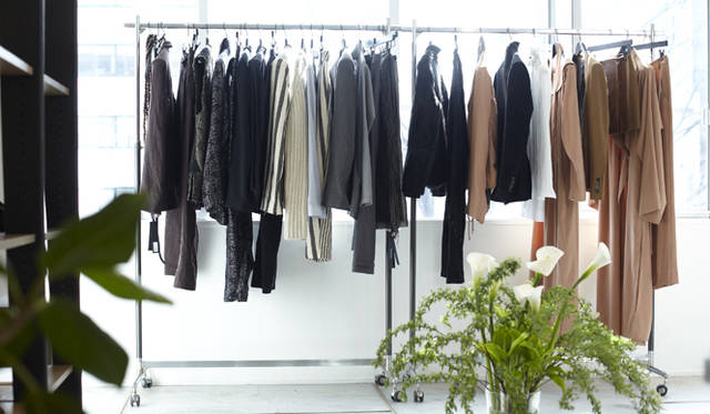 ダミール ドマ2012春夏メンズ＆レディースコレクション。今シーズンはアフリカの文化が題材のひとつだという。