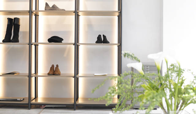 コレクションではシューズも手がける。まだ先となるが、阪急限定のスニーカーが今年の11月に発売する予定だ。