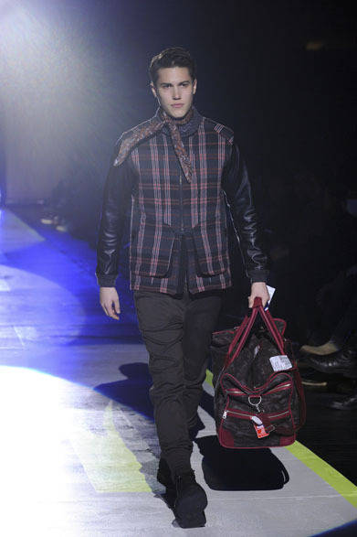 <strong>White Mountaineering｜ホワイトマウンテニアリング</strong>