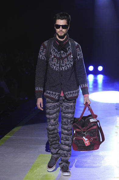 <strong>White Mountaineering｜ホワイトマウンテニアリング</strong>