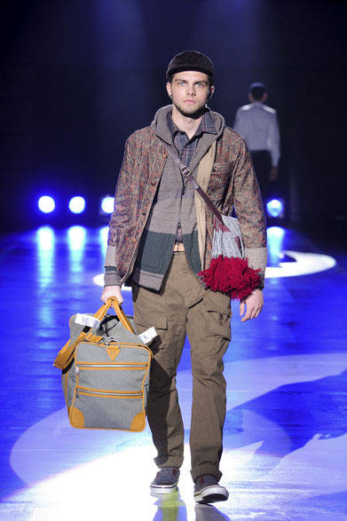 <strong>White Mountaineering｜ホワイトマウンテニアリング</strong>