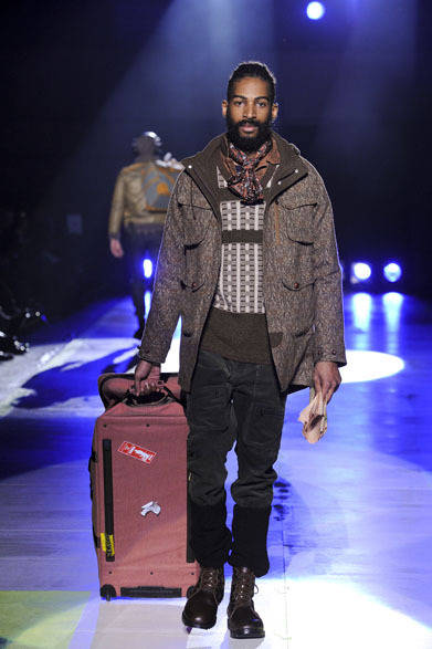 <strong>White Mountaineering｜ホワイトマウンテニアリング</strong>