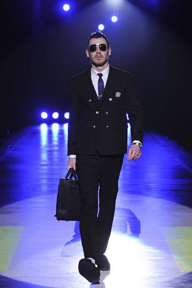 <strong>White Mountaineering｜ホワイトマウンテニアリング</strong>