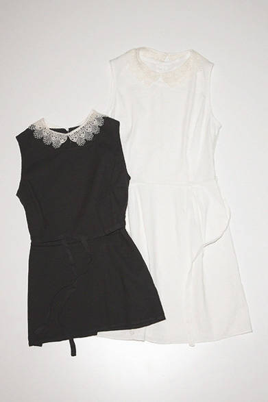 <strong>ANGLOBAL SHOP｜アングローバル ショップ</strong>　左／トップス 2万3100円（120％）、右／ドレス 2万9400円（120％）