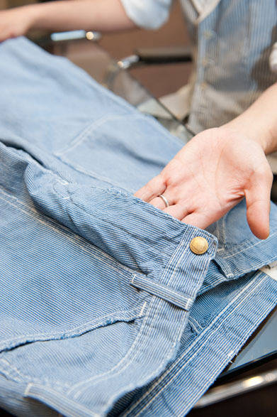 <strong>ESTNATION｜エストネーション</strong>　ヒッコリーパンツ2万7300円（ジ オーバー ワークス ファクトリー フォー エストネーション／エストネーション）