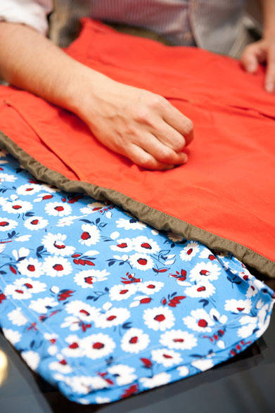 <strong>ESTNATION｜エストネーション</strong>　ショートパンツ 左／1万9425円（バッテン スポーツウェア／エストネーション）、右／2万3100円（エストネーション／ともにエストネーション）