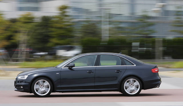<strong>Audi A4｜アウディA4</strong>