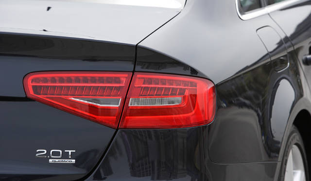 <strong>Audi A4｜アウディA4</strong>