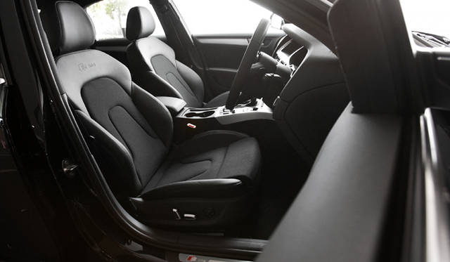 <strong>Audi A4｜アウディA4</strong>