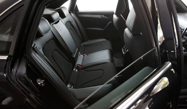 <strong>Audi A4｜アウディA4</strong>