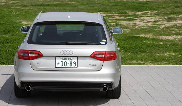 <strong>Audi A4｜アウディA4</strong>