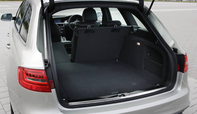 <strong>Audi A4｜アウディA4</strong>