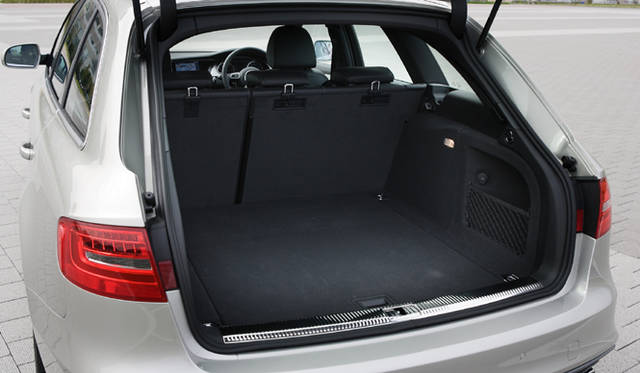 <strong>Audi A4｜アウディA4</strong>