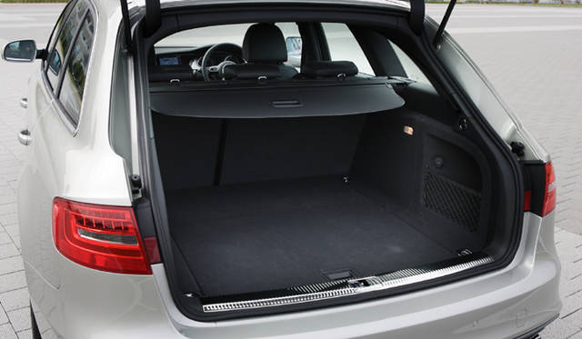 <strong>Audi A4｜アウディA4</strong>