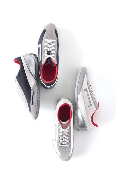 <strong>阪急MEN’S TOKYO｜5月 “ユーロ プレッピー スポーツ”</strong>　ピレリスニーカー各3万450円（P.ZERO by PIRELLI）