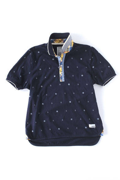 <strong>阪急MEN’S TOKYO｜5月 “ユーロ プレッピー スポーツ”</strong>　イカリ＆ダリン柄ポロシャツ4935円（ジュンレッド）※一部前立て部分のデザインに変更あり