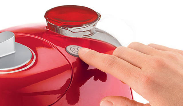 <strong>T-fal｜ティファール</strong>　レギュラーコーヒーメーカー「ダイレクトサーブ」　わずか約60秒で、香り高い本格的なレギュラーコーヒーが抽出完了する