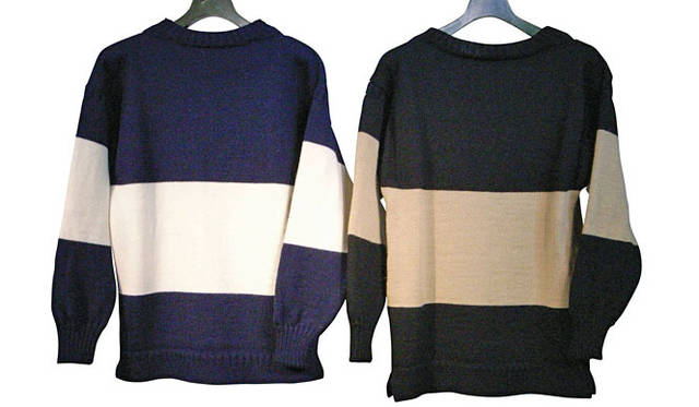 <strong>WORK for PLAY NUMERO UNO｜ワーク フォー プレイ ヌメロ ウーノ</strong>　英国の「GUERNSEY WOOLLENS」とのコラボレーションニット。GUERNSEY SWEATER 各2万5200円