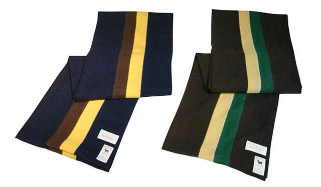 <strong>WORK for PLAY NUMERO UNO｜ワーク フォー プレイ ヌメロ ウーノ</strong>　英国の「HILLTOP」とのコラボレーションスクールマフラー。SCHOOL MUFFLER 各1万8900円