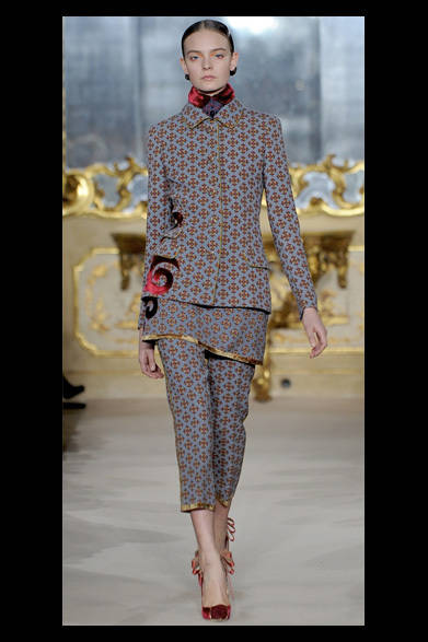 <strong>AQUILANO・RIMONDI｜アキラーノ・リモンディ</strong>　2012-13年秋冬コレクションより