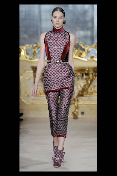 <strong>AQUILANO・RIMONDI｜アキラーノ・リモンディ</strong>　2012-13年秋冬コレクションより