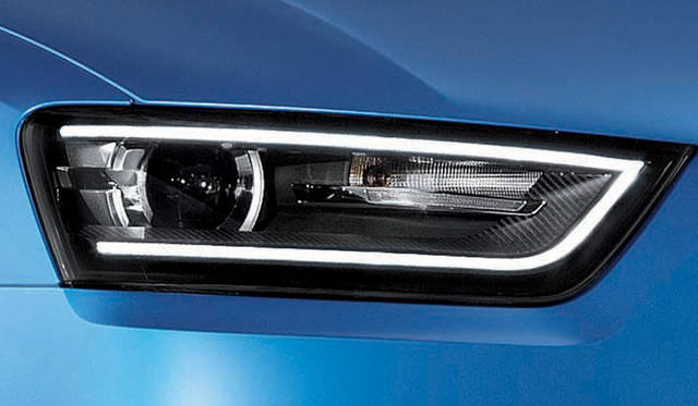 <strong>Audi RS Q3 Concept｜アウディ RS Q3コンセプト</strong>　ヘッドライトの内部にもカーボンが施される