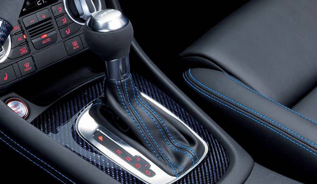 <strong>Audi RS Q3 Concept｜アウディ RS Q3コンセプト</strong>　トランスミッションは7段Sトロニック。