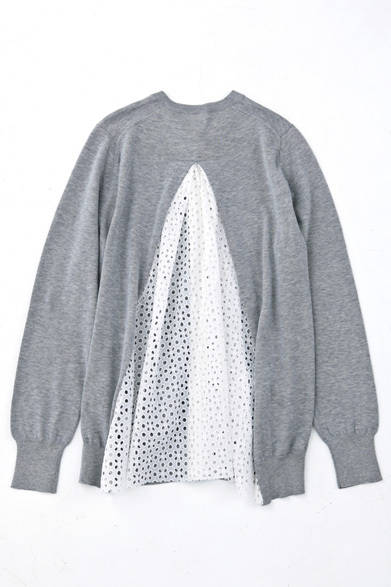 　期間限定カスタマイズサービス“Let’s Play Around”<br />レース付きカーディガン　3万8850円