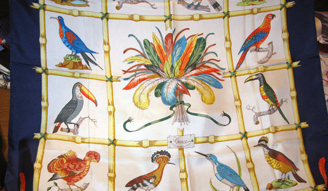 <strong>GLOBE SPECS｜グローブスペックス</strong>　今回のイベントで紹介される70～80年代のビンテージデッドストックのスカーフ