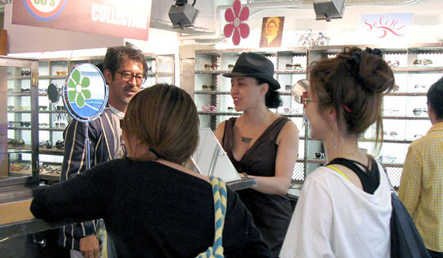 <strong>GLOBE SPECS｜グローブスペックス</strong>　前回のトランクショーの様子