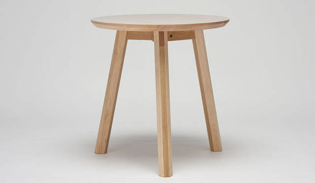 <strong>KARIMOKU NEW STANDARD｜カリモク ニュー スタンダード</strong>　2012 新作プロトタイプ PEN（TERUHIRO YANAGISAWA）