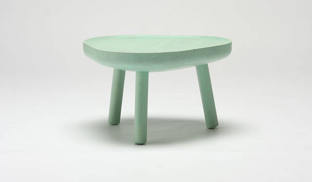 <strong>KARIMOKU NEW STANDARD｜カリモク ニュー スタンダード</strong>　2012 新作プロトタイプ SOFT TRIANGLE（TAF）