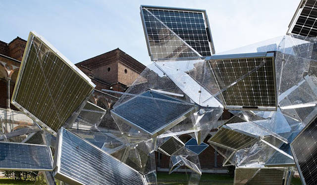 <strong>Panasonic｜パナソニック</strong>　ミラノサローネ2012「Photosynthesis - 光合成 -」　会場は15世紀の建築物としてミラノの重要建築のひとつであるミラノ大学