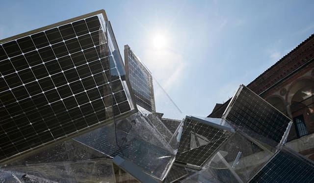 <strong>Panasonic｜パナソニック</strong>　ミラノサローネ2012「Photosynthesis - 光合成 -」　日中は太陽の光を浴びてイキイキと発電するパビリオン