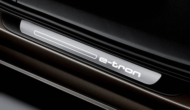 <strong>Audi A6L e-tron concept｜アウディ A6L eトロン コンセプト</strong>