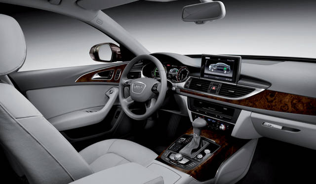 <strong>Audi A6L e-tron concept｜アウディ A6L eトロン コンセプト</strong>