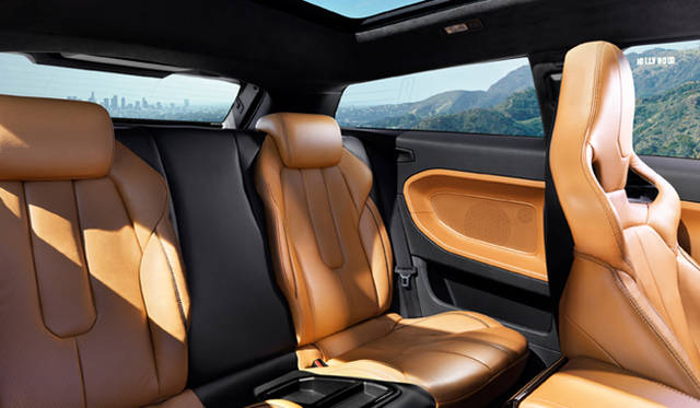 <strong>Range Rover Evoque Special Edition with Victoria Beckham｜レインジローバー イヴォーク スペシャル エディション ウィズ ヴィクトリア・ベッカム</strong>