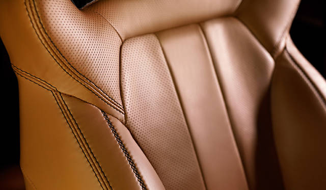 <strong>Range Rover Evoque Special Edition with Victoria Beckham｜レインジローバー イヴォーク スペシャル エディション ウィズ ヴィクトリア・ベッカム</strong>