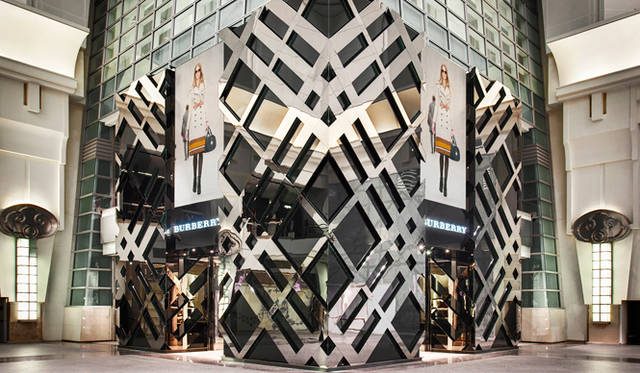 <strong>BURBERRY｜バーバリー</strong>　　BURBERRY STORE – TAIPEI ,TAIWAN