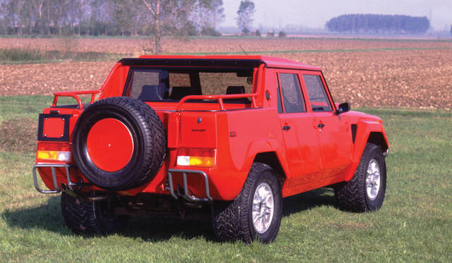 <strong>Lamborghini LM002｜ランボルギーニ LM002</strong>　1985年に発売、1992年まで300台が生産された