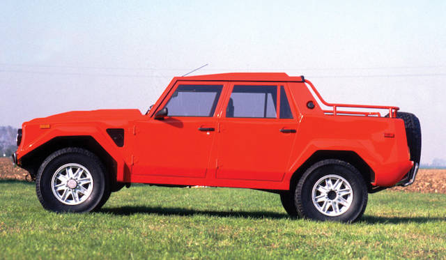 <strong>Lamborghini LM002｜ランボルギーニ LM002</strong>　1985年に発売、1992年まで300台が生産された