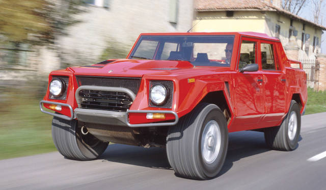 <strong>Lamborghini LM002｜ランボルギーニ LM002</strong>　1985年に発売、1992年まで300台が生産された