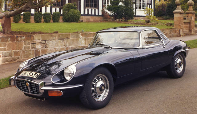 <strong>Jaguar E-Type (1961)｜ジャガー Eタイプ（1961）</strong>